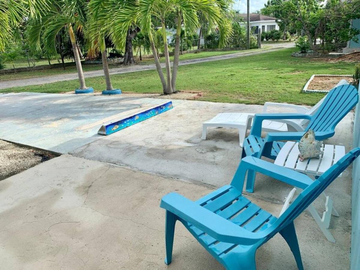 4, Blue Pavilion - Steps To - Car, Value, Service Apartment West Bay