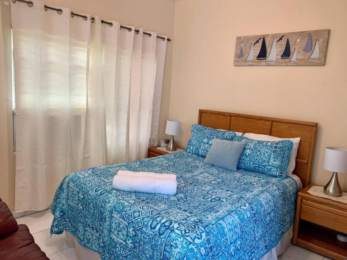 Apartment 4, Blue Pavilion - Steps To - Car, Value, Service *
